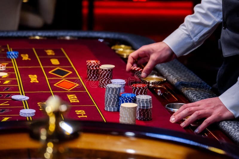 klik888 Qiu Qiu live dealer table showing card distribution and betting positions